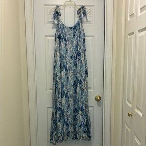 ADRIENNE Women’s Blue & White Patterned Sleeveless Maxi Dress - Size Large